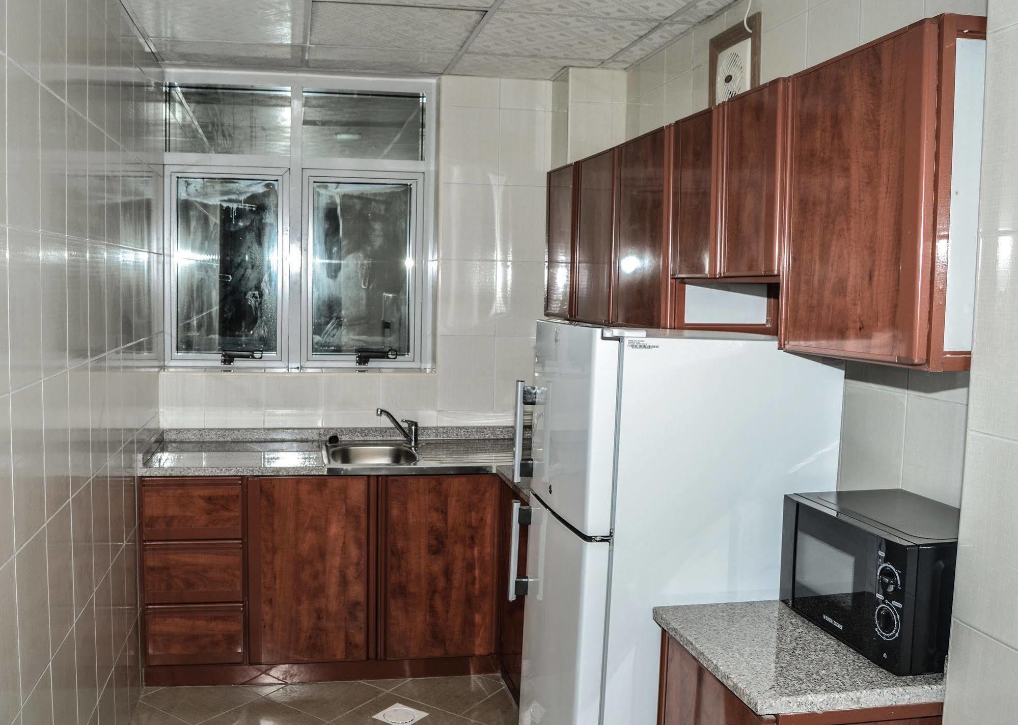 Al Khaleej Plaza Furnished Apartments Llc Ajman Exterior photo